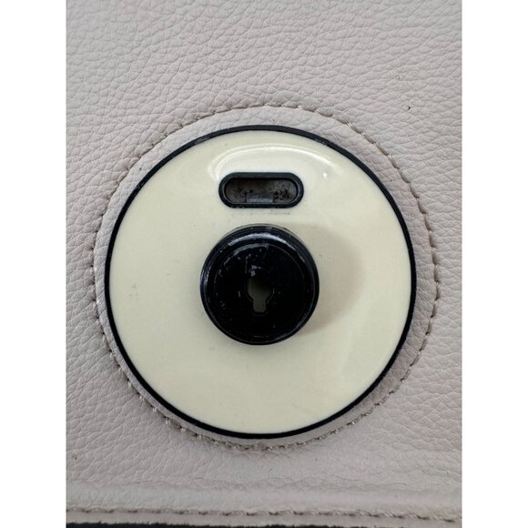 Paula Rossi Cream & Silver Leather Look Crossbody Bag With Gold Chain Strap - Picture 5 of 16